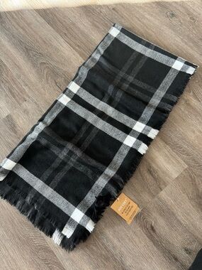 Just Cozy Blanket Scarf - Black and White Plaid, NWT